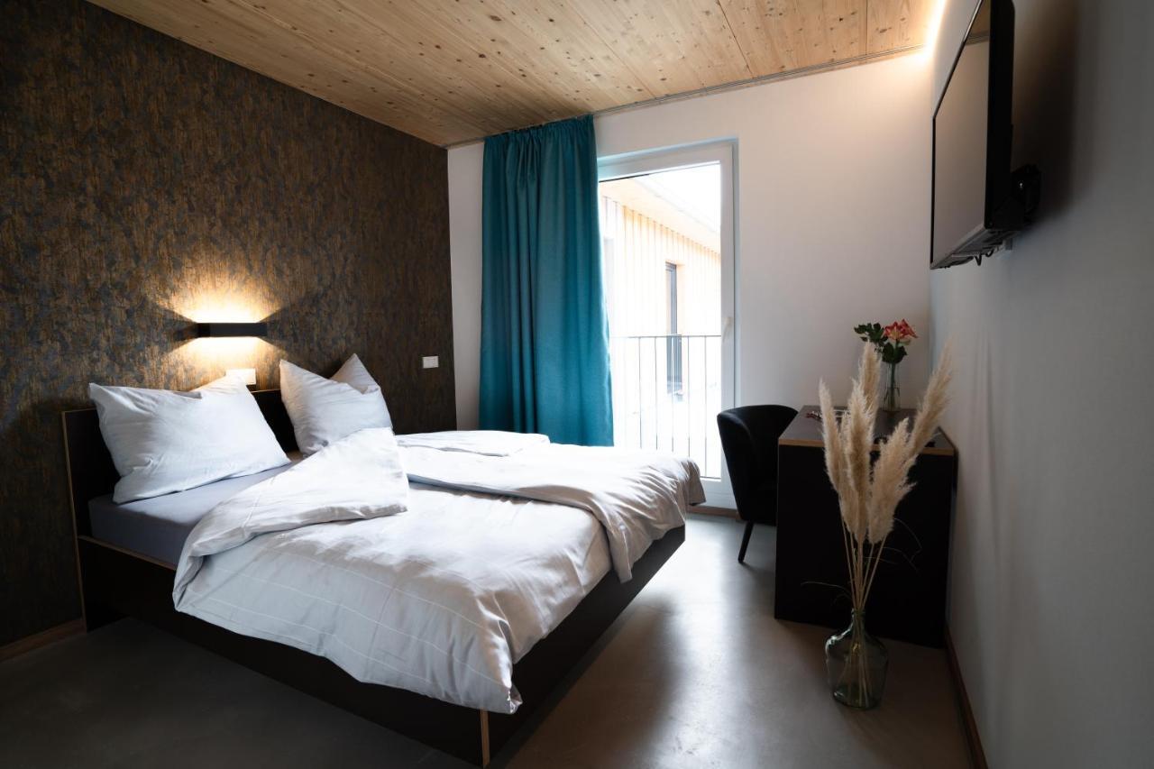 Motel Q Zimmern ob Rottweil エクステリア 写真